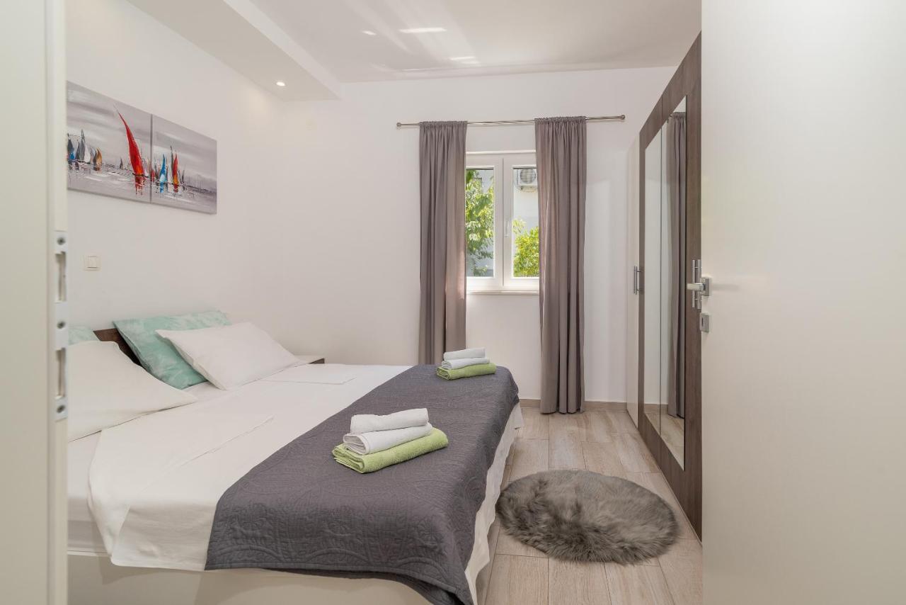 Apartment Ela โตรกีร์ ภายนอก รูปภาพ