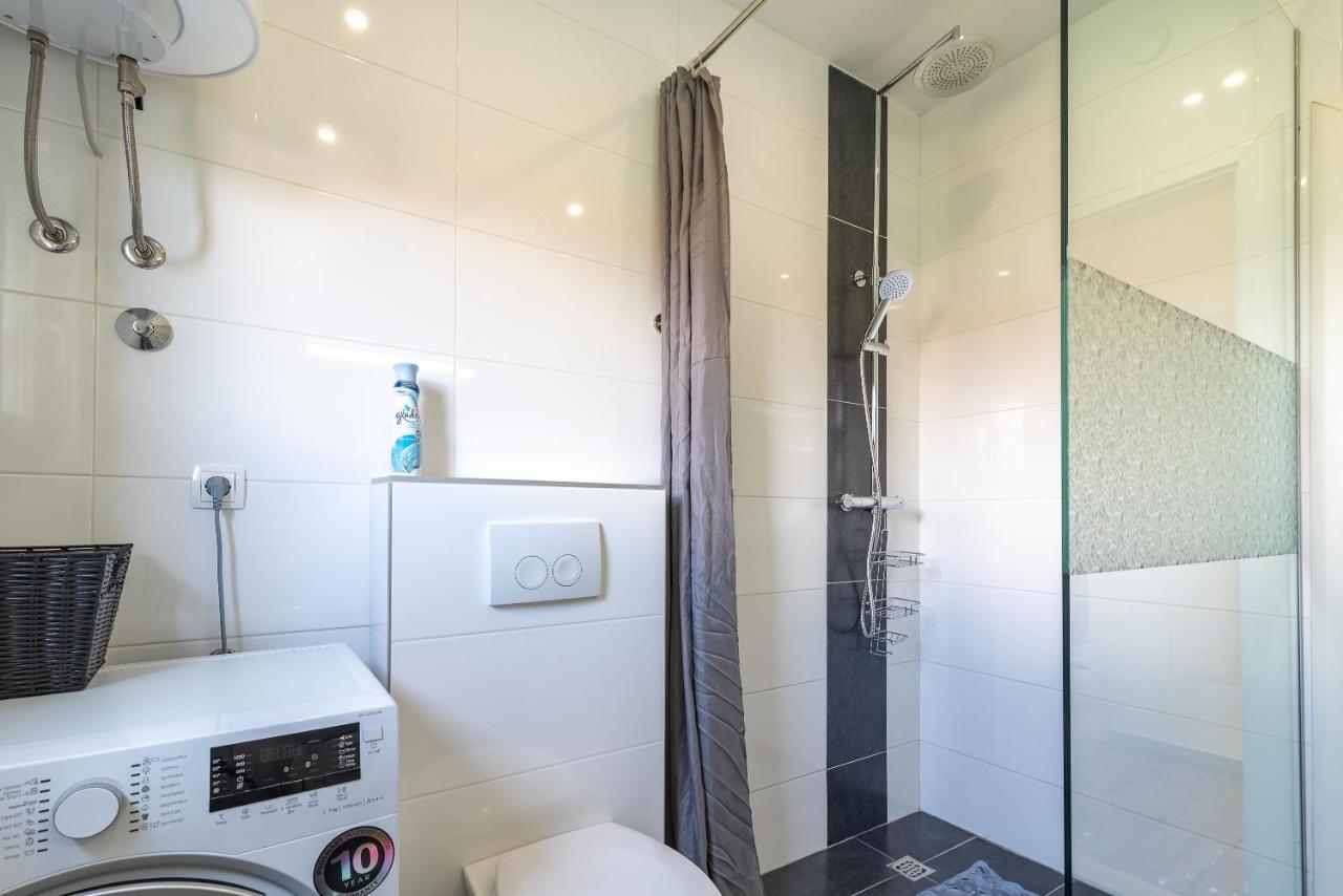 Apartment Ela โตรกีร์ ภายนอก รูปภาพ